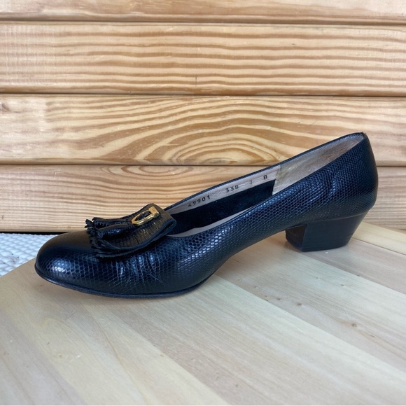 Salvatore Ferragamo Black Leather Classic Low Heels Pumps Slip-on Women's 7 US - Picture 8 of 11